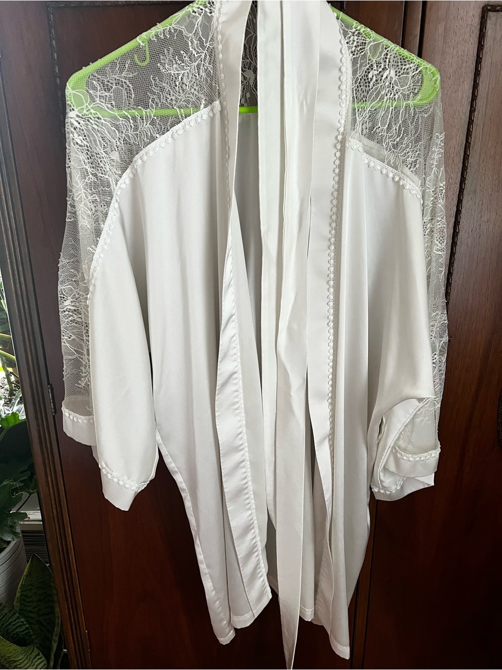 Women's White Lace-Back Satin Robe with Tie